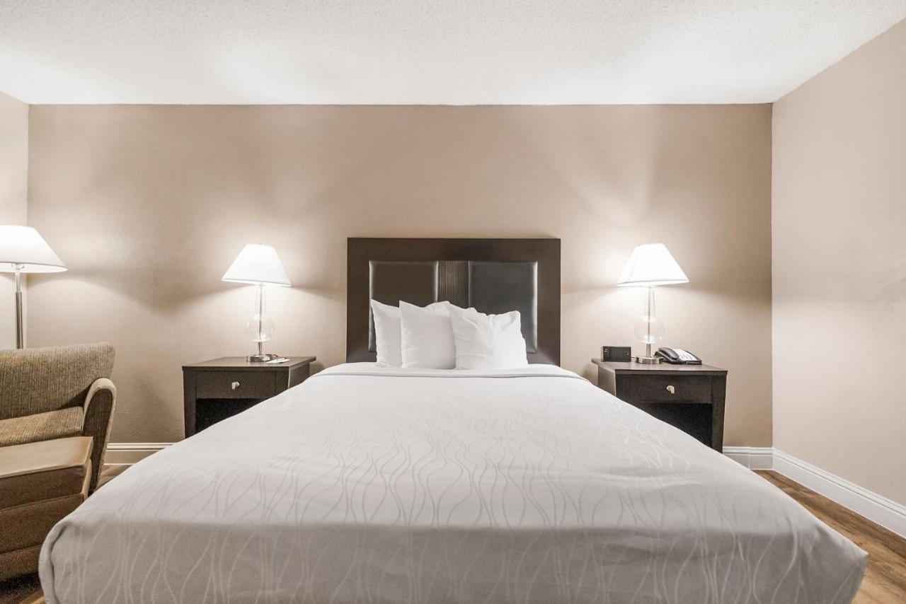 Sutter Inn Yuba City Extérieur photo