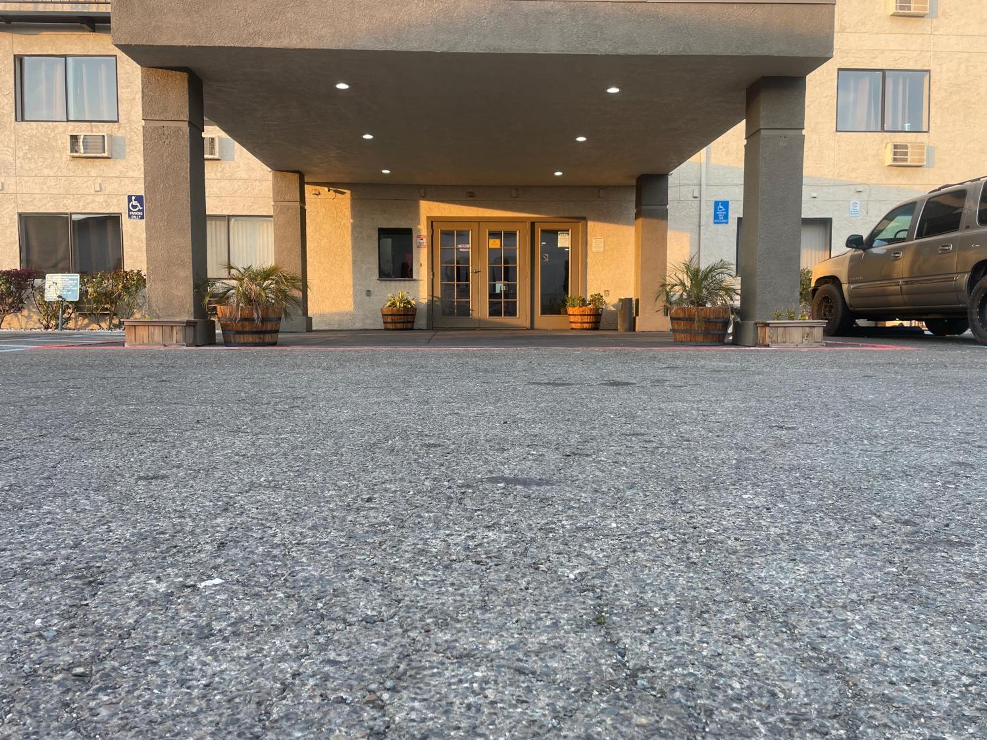 Sutter Inn Yuba City Extérieur photo